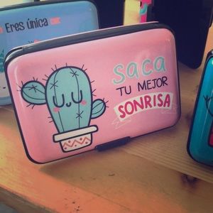 iD and credit card Wallet